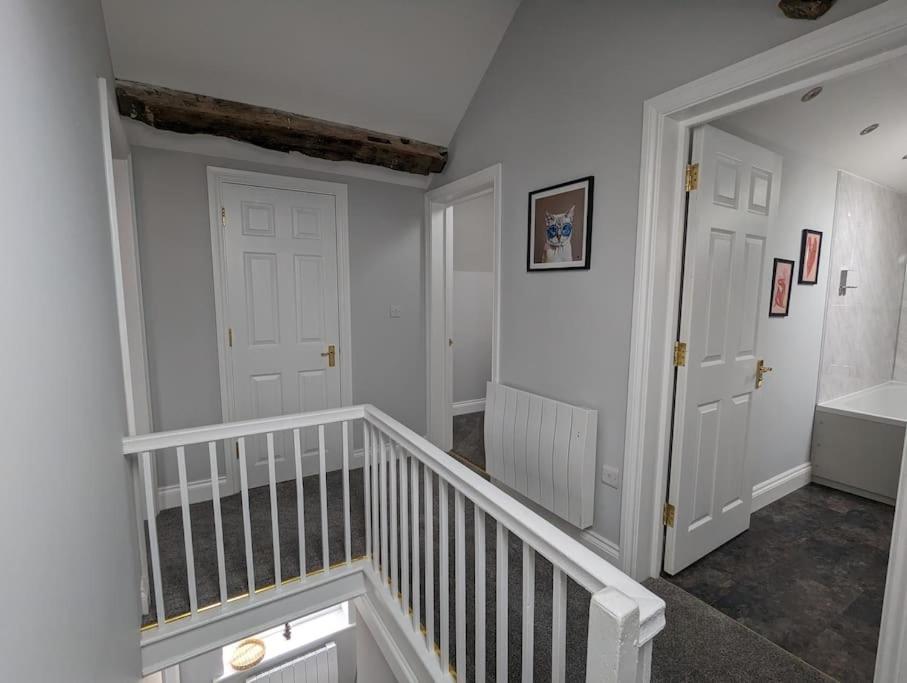 31 High Street - Modern & Stylish 2-Bed Apartment - Inc Parking Husbands Bosworth Kültér fotó